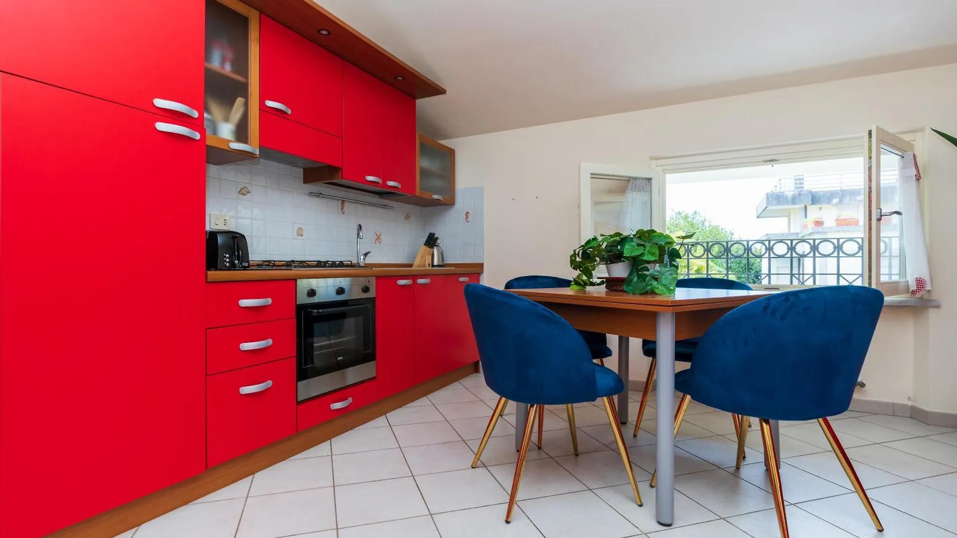 Vacation Villa With 3 Separate Apartments And Private Parking 马里纳-迪-皮特拉桑塔