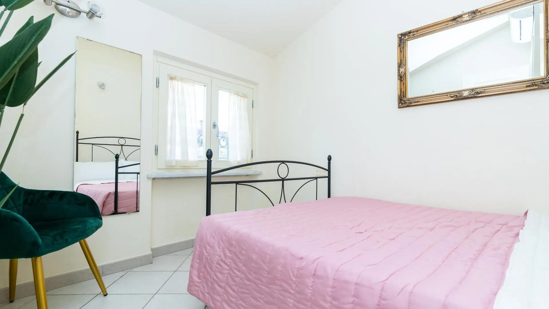 Vacation Villa With 3 Separate Apartments And Private Parking Marina di Pietrasanta