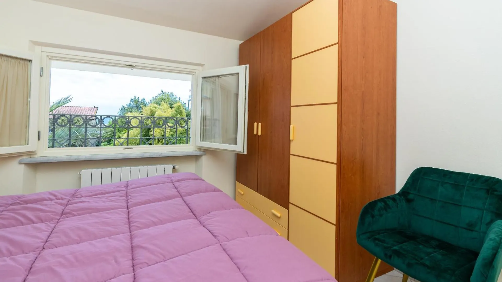 Vacation Villa With 3 Separate Apartments And Private Parking 马里纳-迪-皮特拉桑塔