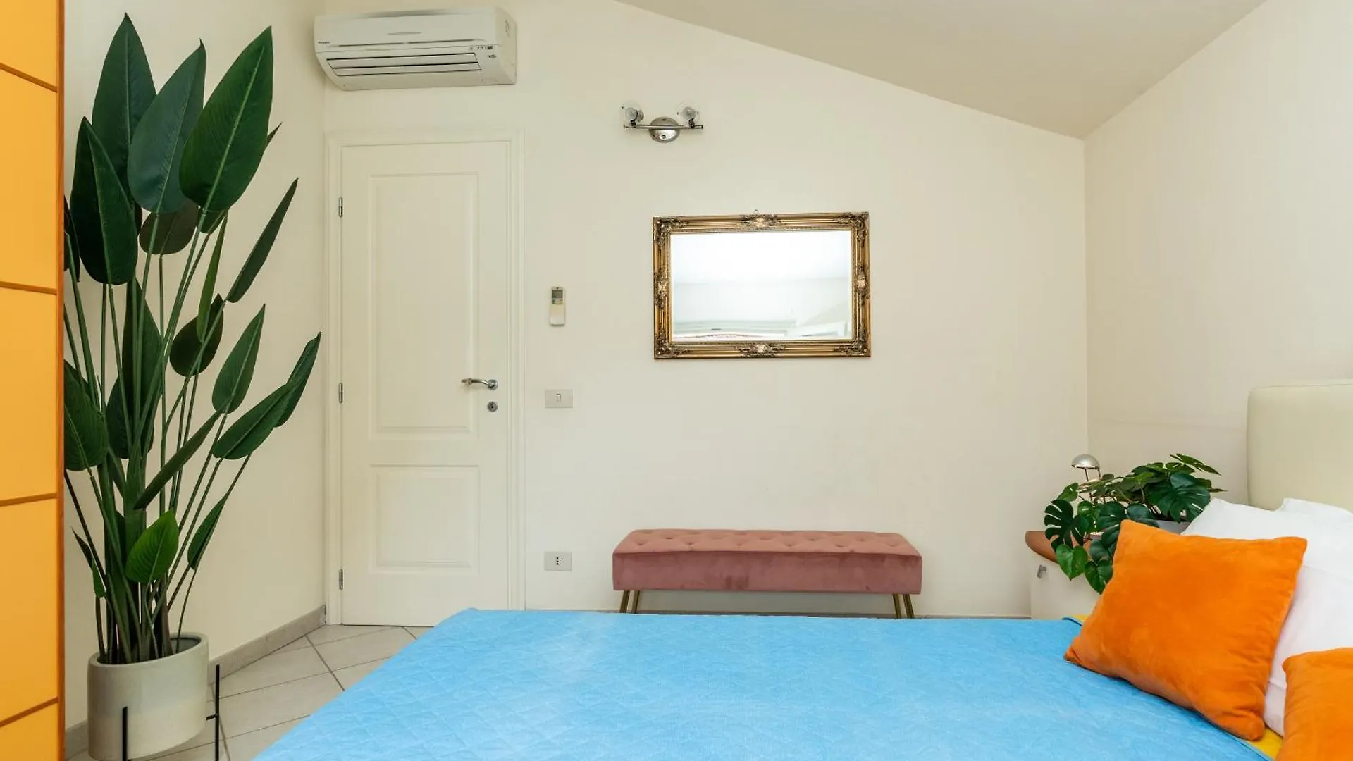 Vacation Villa With 3 Separate Apartments And Private Parking 马里纳-迪-皮特拉桑塔
