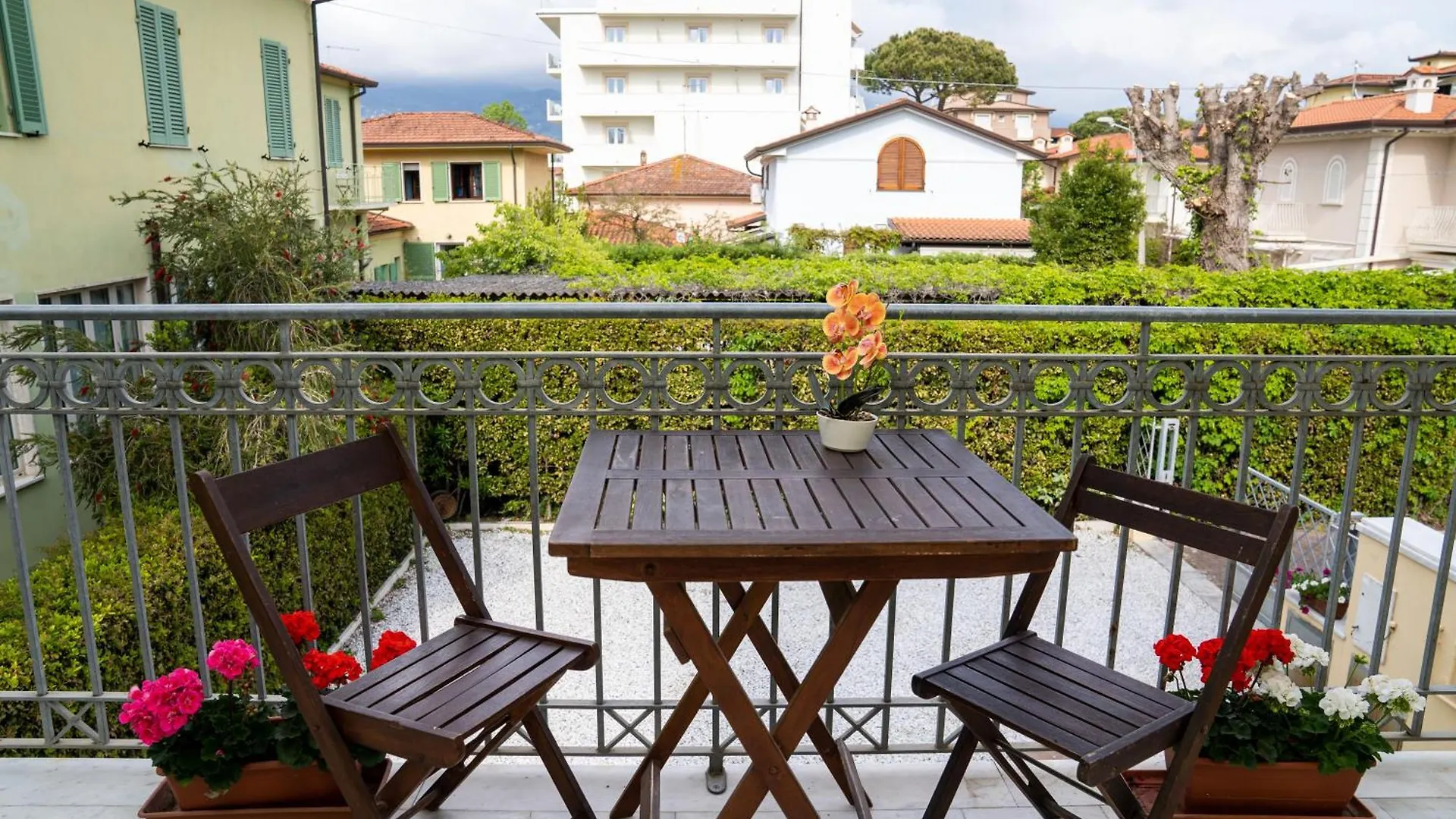 Vacation Villa With 3 Separate Apartments And Private Parking Marina di Pietrasanta
