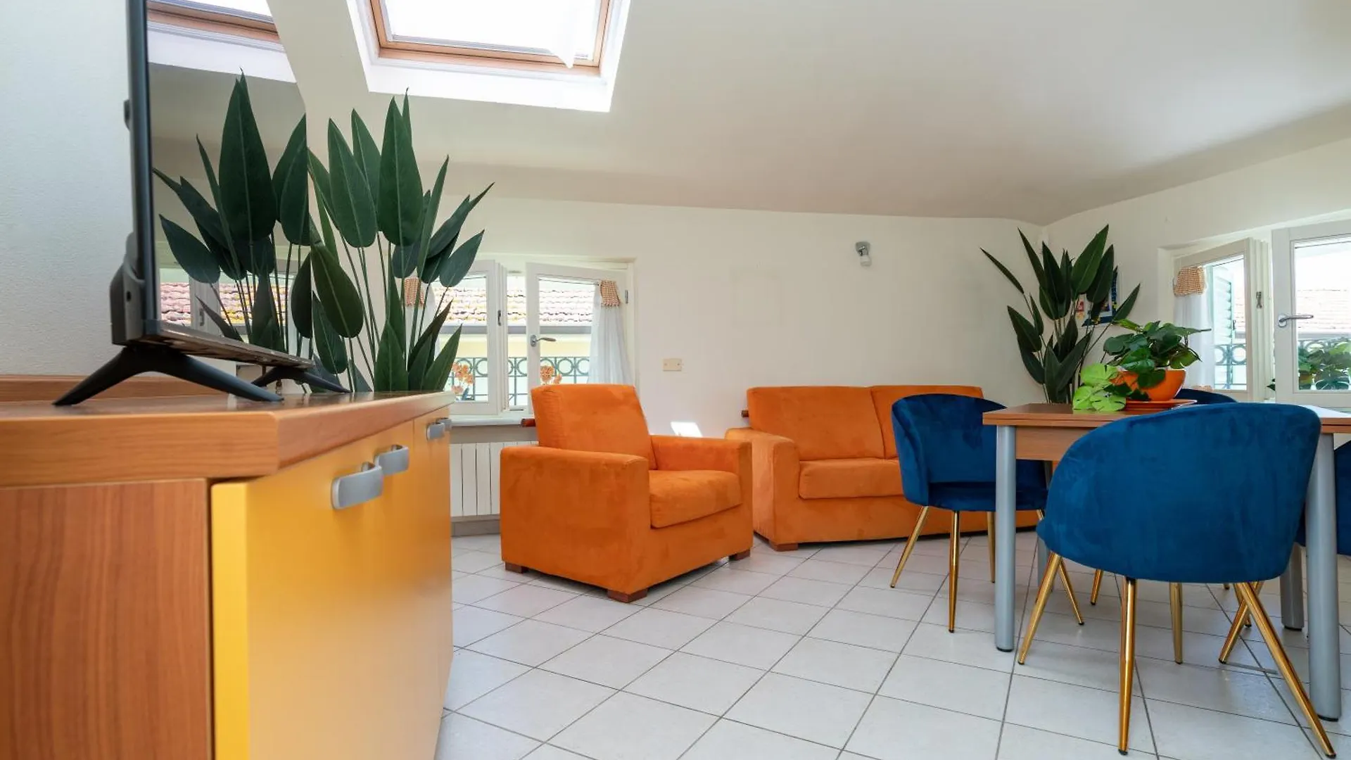 Vacation Villa With 3 Separate Apartments And Private Parking Marina di Pietrasanta