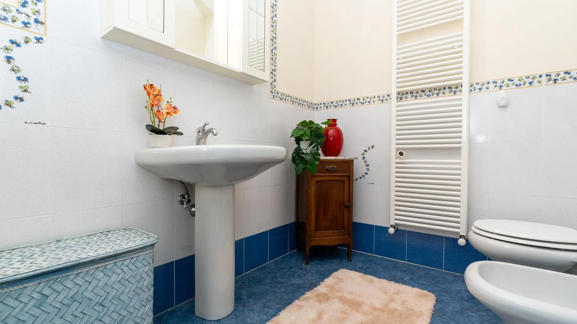 Vacation Villa With 3 Separate Apartments And Private Parking Marina di Pietrasanta Italia