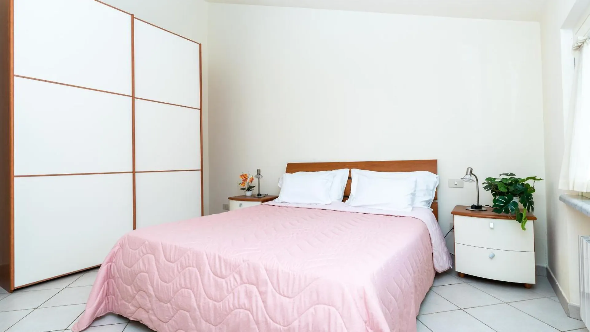 Vacation Villa With 3 Separate Apartments And Private Parking Marina di Pietrasanta Italia
