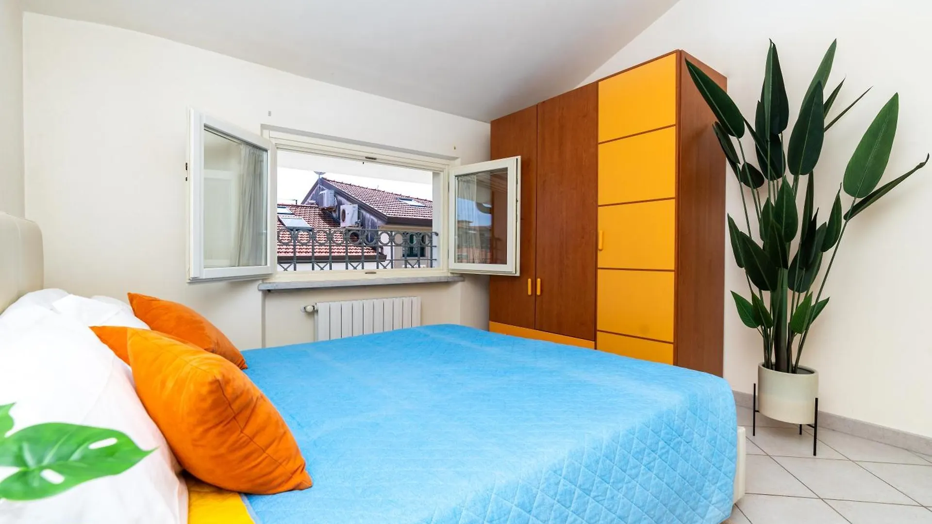 Vacation Villa With 3 Separate Apartments And Private Parking Marina di Pietrasanta Italia