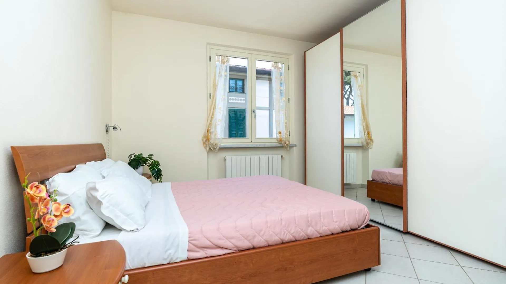 Vacation Villa With 3 Separate Apartments And Private Parking Marina di Pietrasanta