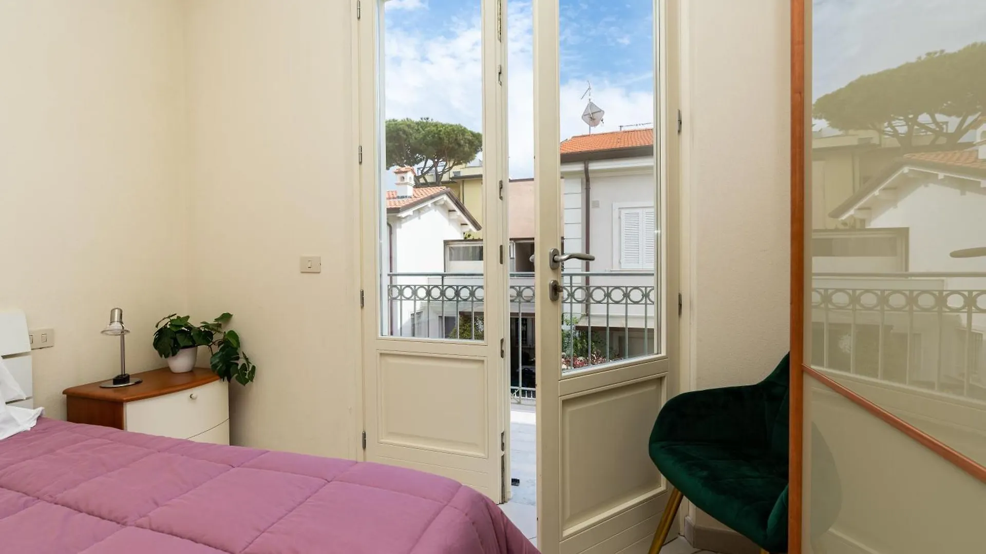 Vacation Villa With 3 Separate Apartments And Private Parking Marina di Pietrasanta