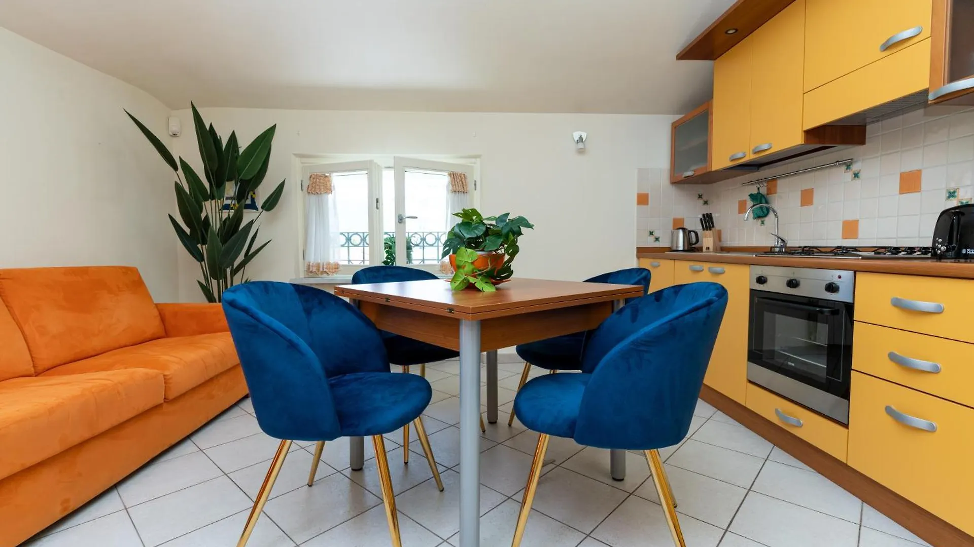 Vacation Villa With 3 Separate Apartments And Private Parking Marina di Pietrasanta Italia